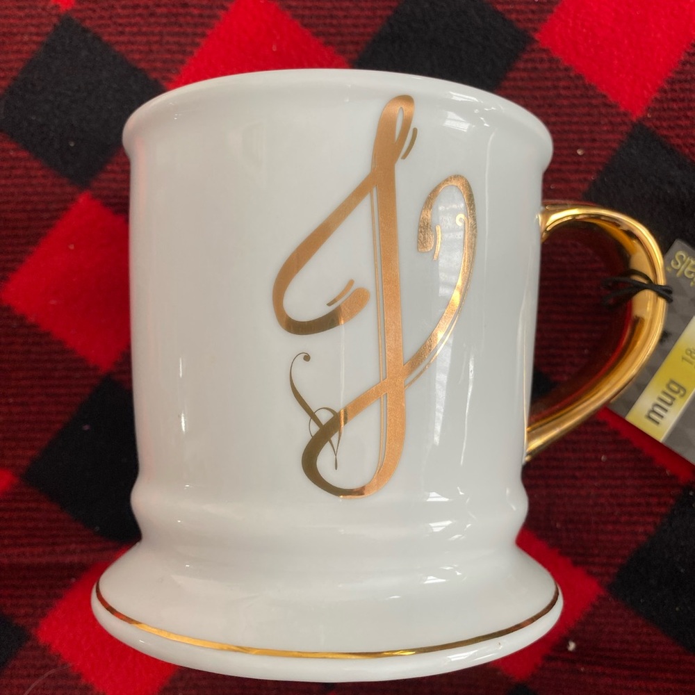 Elegant White and Gold Monogram Mug - letter J